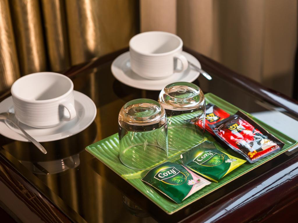 Lake Side Hotel Ханой Екстериор снимка